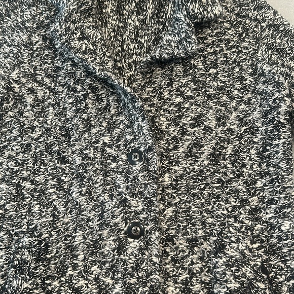 Lucky Brand knit sweater 🍀 - Picture 3 of 8
